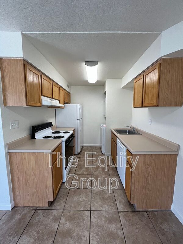 Foto del edificio - 1704 W Olive Ave