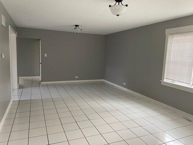 Foto del edificio - 8603 Central Park Ave