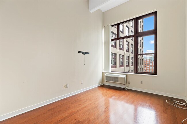 Building Photo - 1500 Hudson St