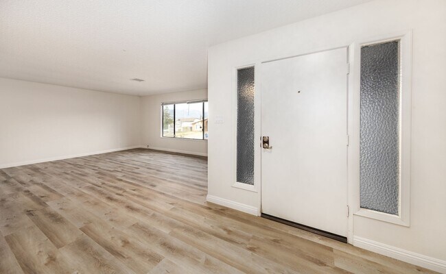 Foto del edificio - Remodeled Single Story Home off Huron St.