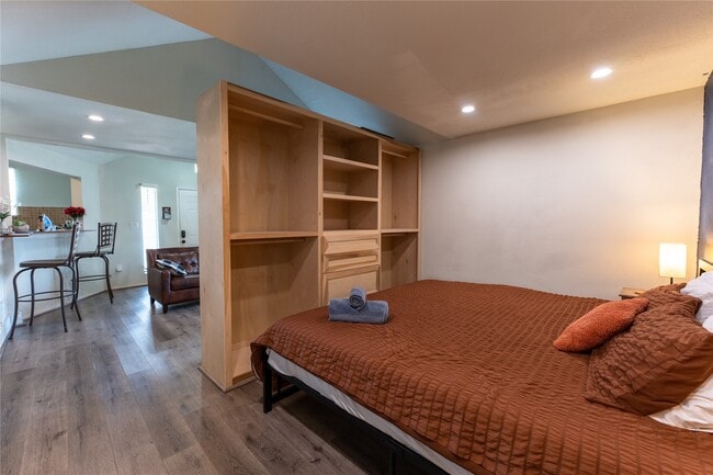 Foto del edificio - 2010 Caplin St