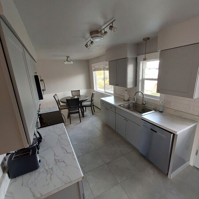 Foto del edificio - 3209 Turnagain St
