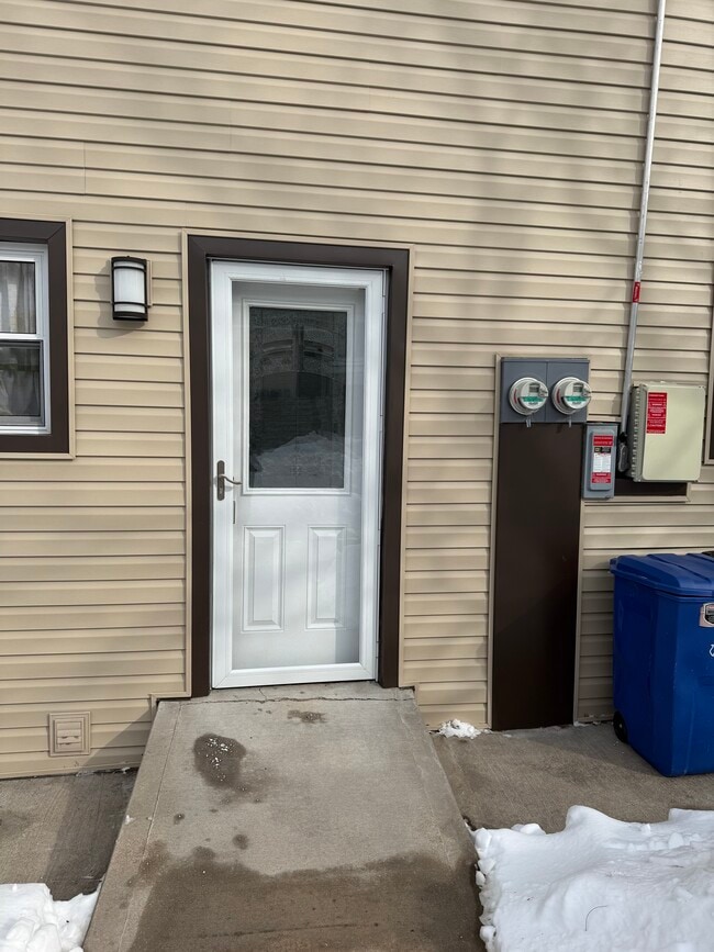 Building Photo - 4 Lisa Ln