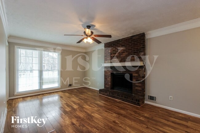 Foto del edificio - 6936 Deshon Ridge Dr
