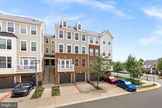 Building Photo - 25222 Briargate Terrace