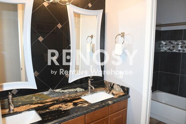 Foto del edificio - 4 BD + Office, 2.5 BA. 3-Car Garage w/ Pool in Litchfield Park!