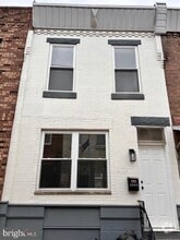 Building Photo - 2441 S Darien St