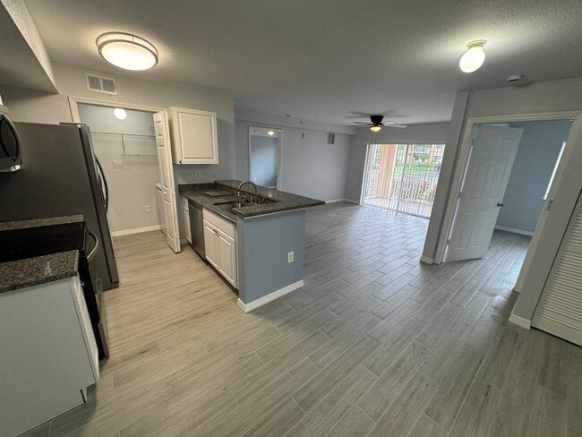 Foto del edificio - 141 SW Palm Dr