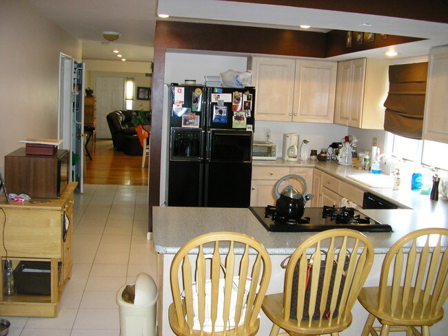 Foto del edificio - 1011 Ringwood Ave