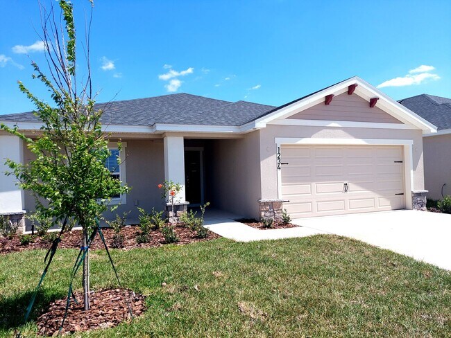 Building Photo - $500 off 1st month: Beautiful 4 Bedroom, 2 Bathroom House