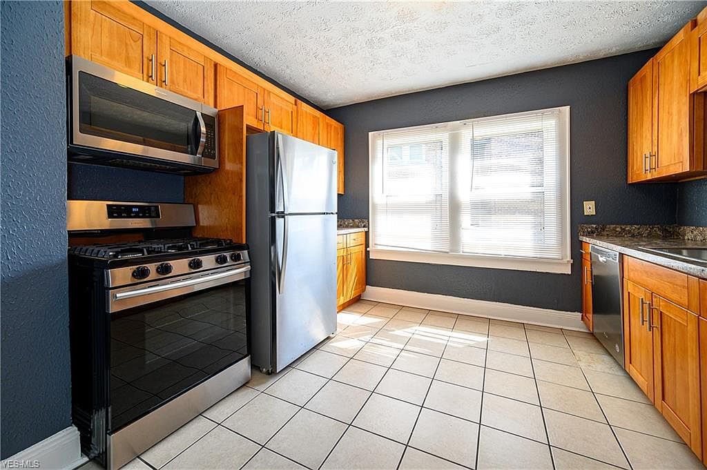 Kitchen - 1686 Eddington Rd