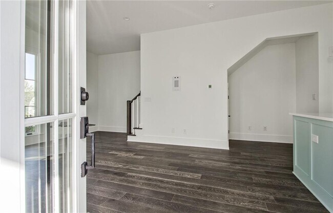 Foto del edificio - 135 Carlyle Ln