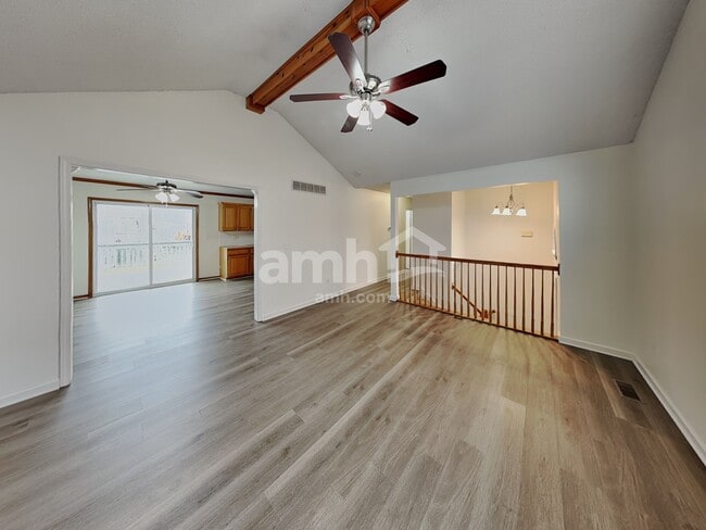 Building Photo - 11202 N Lewis Ave