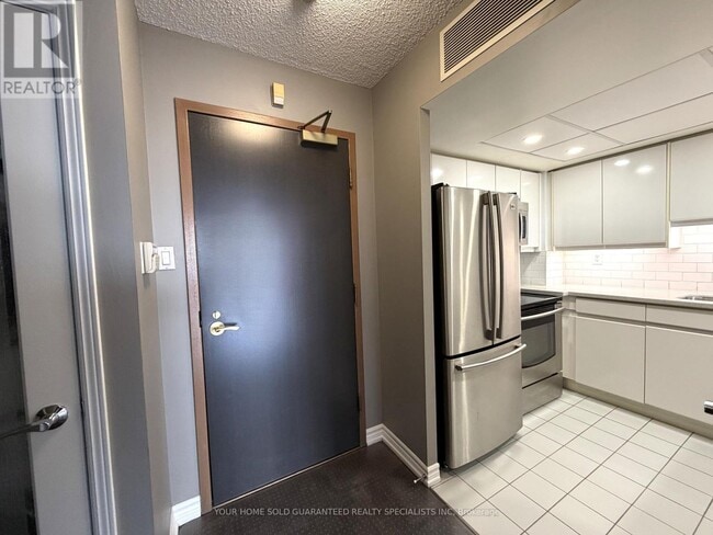 Building Photo - 7 Broadway Ave