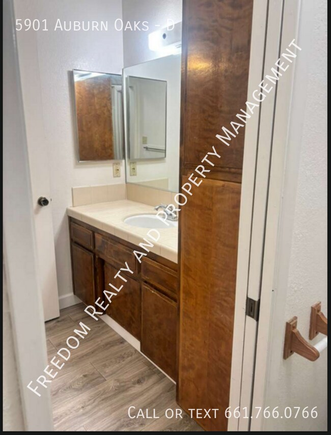 Foto del edificio - 5901 Auburn Oaks Dr