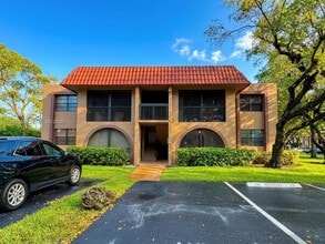 Building Photo - 8600 NW 34th Pl