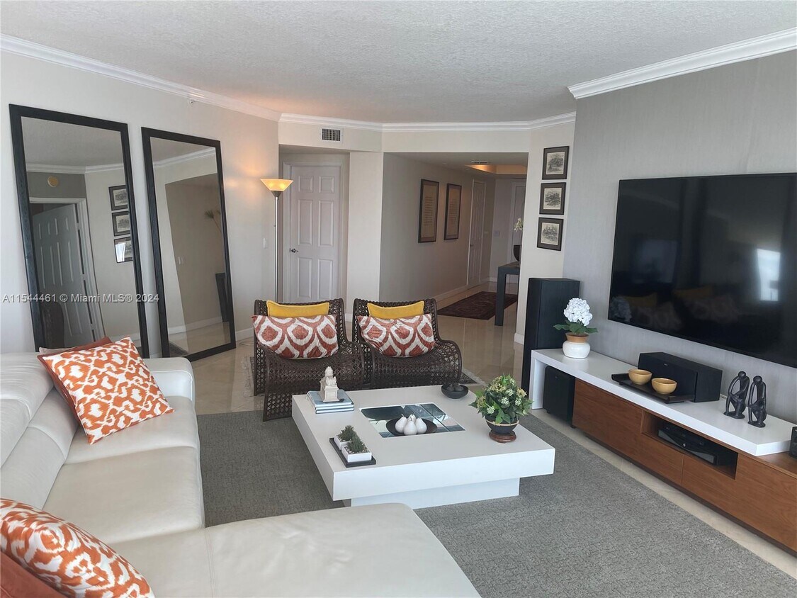 Foto principal - 3370 Hidden Bay Dr