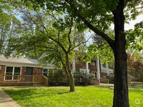 Building Photo - 6 Dogwood Ct