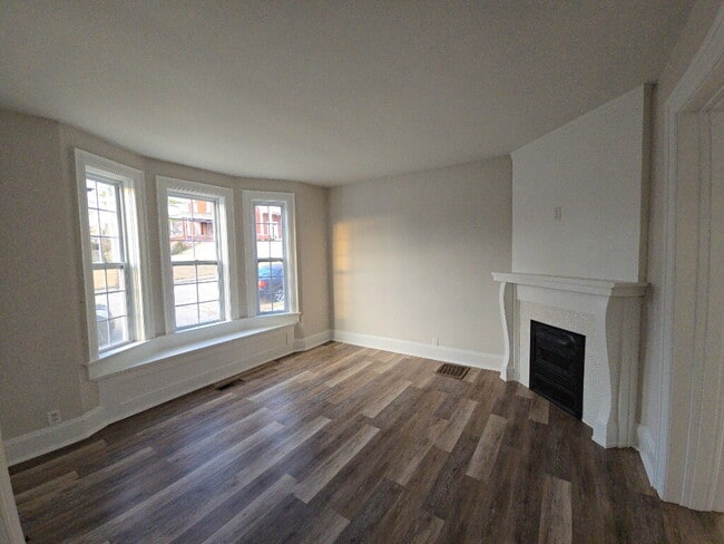 Building Photo - 310 N C St