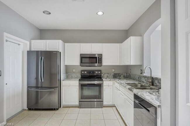 Foto del edificio - 10030 Salina St