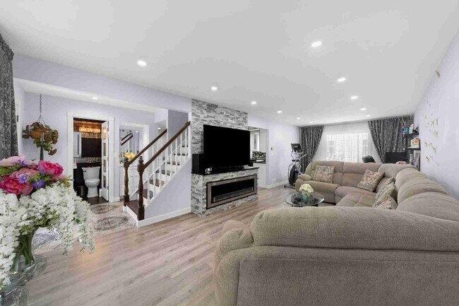 Foto del edificio - 264 N Southport Rd