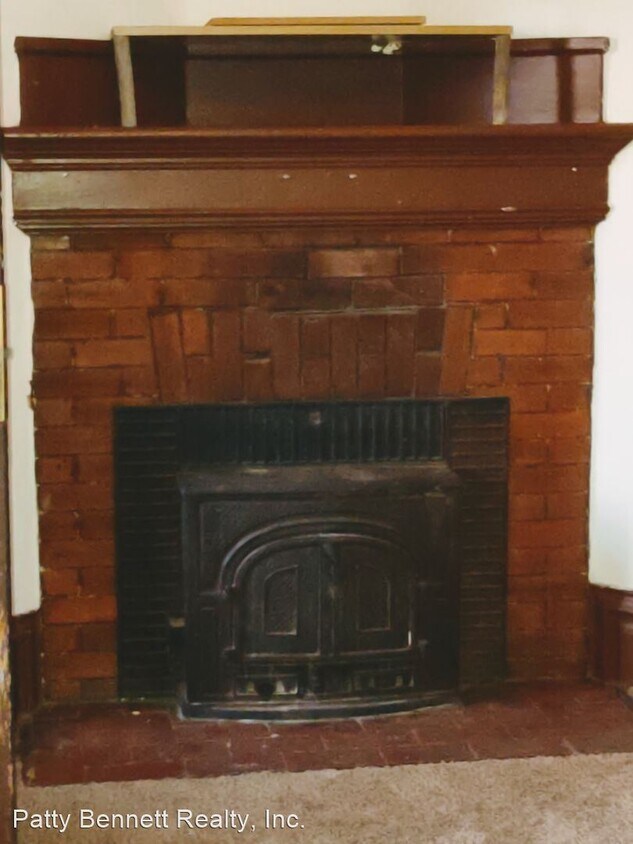 Building Photo - 3 br, 1 bath House - 914 E 18th St
