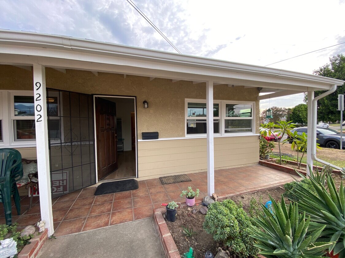 Foto principal - 9202 Lemon Ave