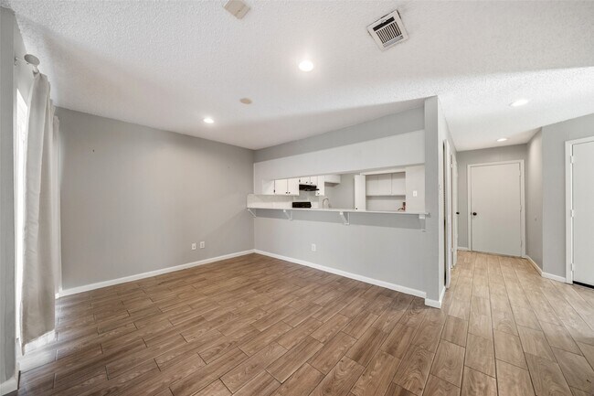 Building Photo - 20309 Sunny Shores Dr