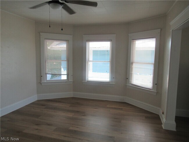 Foto del edificio - 1518 Ridgewood Ave