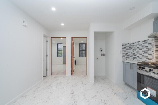 Foto del edificio - 2 bedroom in JAMAICA NY 11433