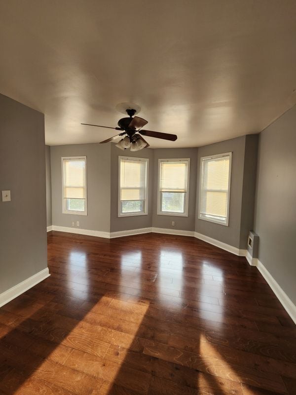 Building Photo - 404 Rosehill Pl