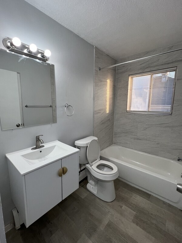 Foto del edificio - 5798 Howe Rd