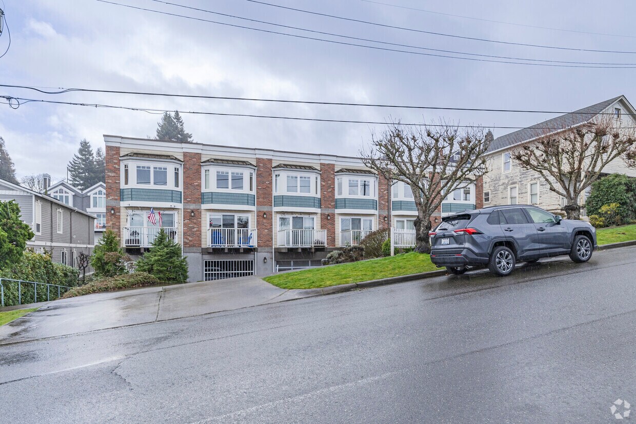 Primary Photo - Harbor Place Townhomes