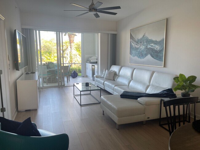 Building Photo - ** FALLING WATERS BEACH RESORT 2/2 REMODELED BEAUTIFUL GROUND FLOOR UNIT AVAILABLE ** SEASONAL **