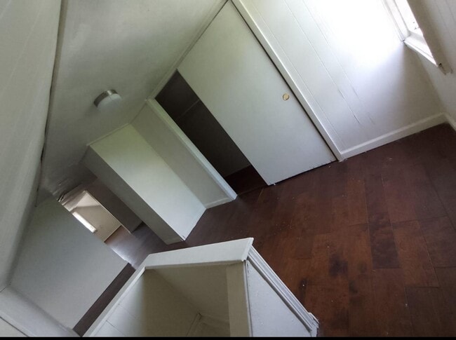 Building Photo - 11117 Melba Ave