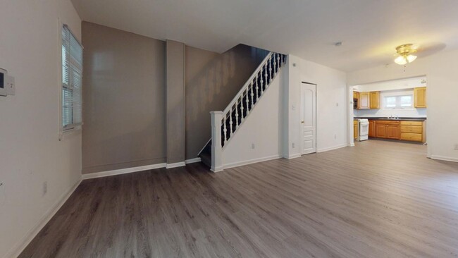 Building Photo - Dunlap Neighborhood THREE BEDROOM, Ready f...