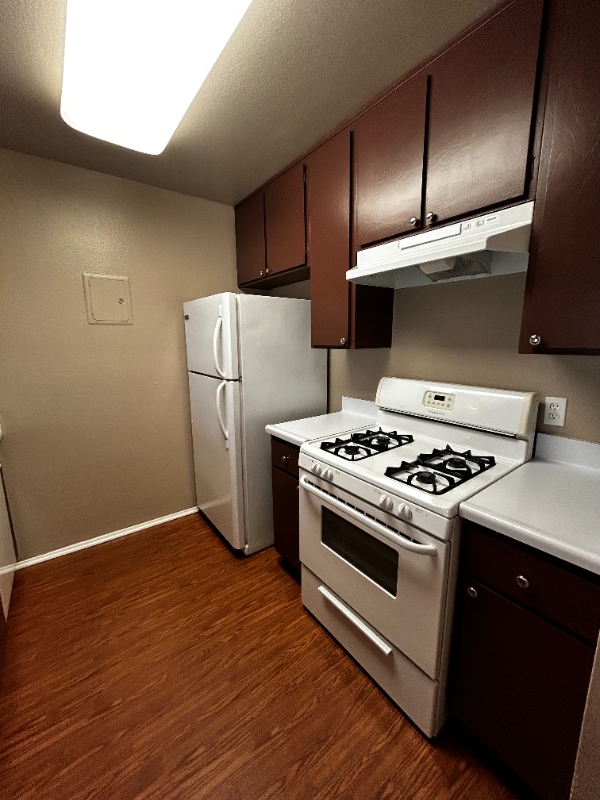 Building Photo - 344 S Arroyo Dr