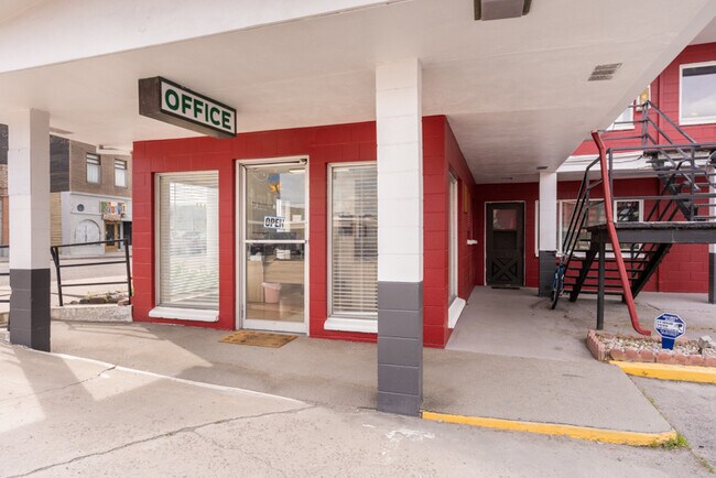 Building Photo - 538 N Main St