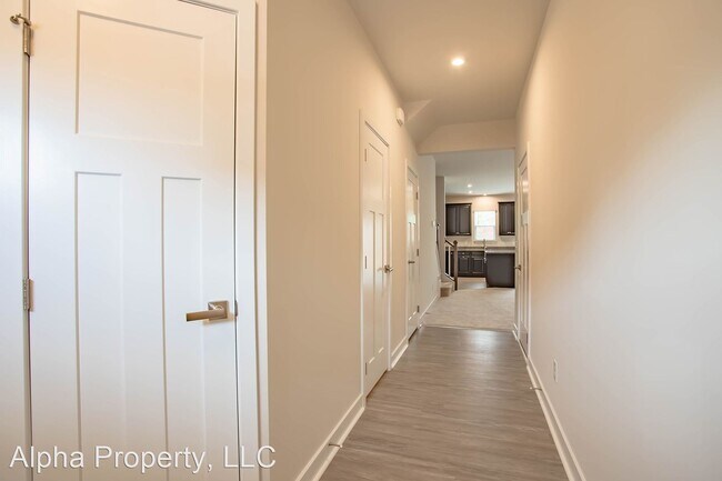 Building Photo - 3 br, 2.5 bath House - 219 Clearwood Drive