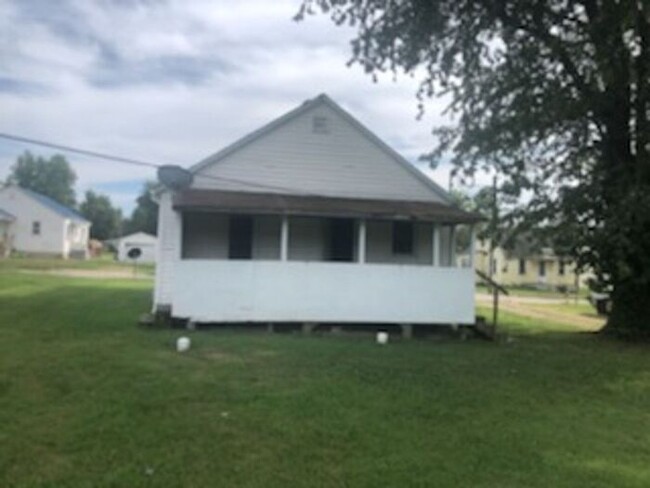 Building Photo - 401 E Cherry Ave