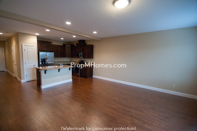 Foto del edificio - Beautiful Damascus Three Bedroom Townhouse in Wind Swept Waters!