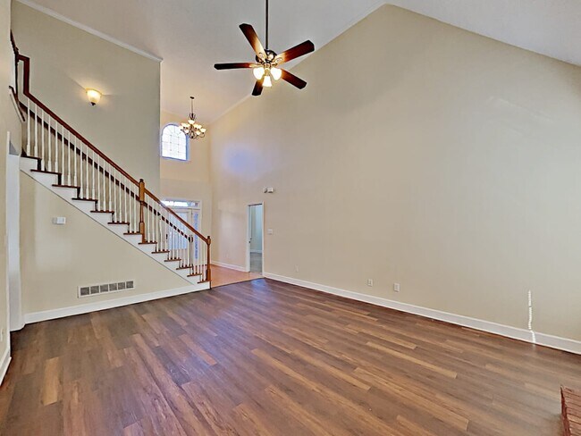 Building Photo - 460 Nora Dr