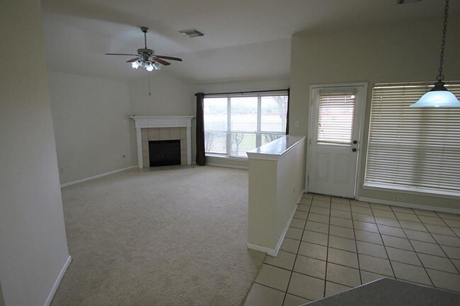 Building Photo - 10702 Lyndon Meadows Dr