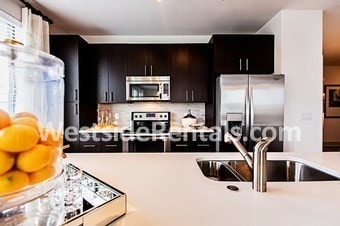 NA - 936 S Olive St