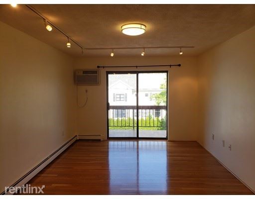 Building Photo - 655 Saw Mill Brook Pkwy
