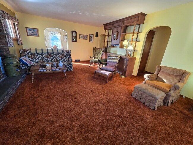 Foto del edificio - 2 Harts Hill Pky