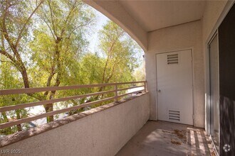 Building Photo - 5655 E Sahara Ave