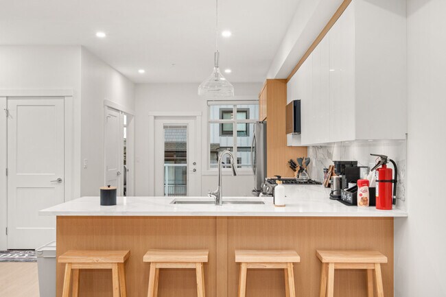 Photo du bâtiment - 6983 204 Street-SI ID1373719P