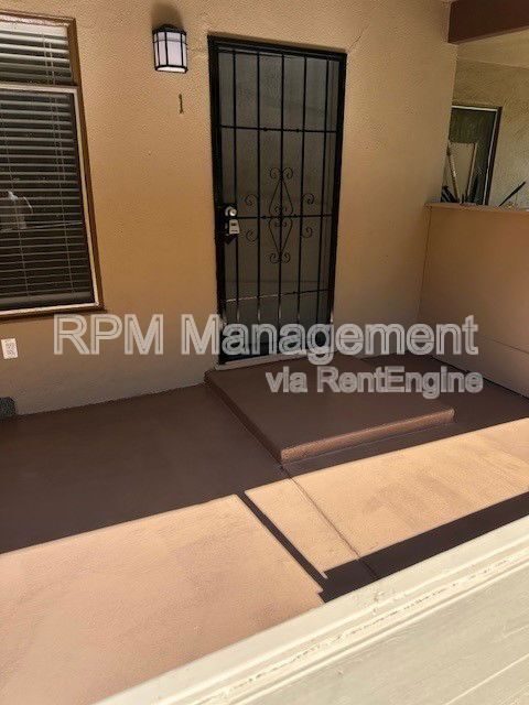 Foto del edificio - 17620 Burbank Blvd