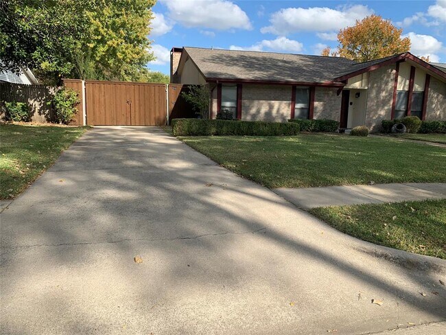Building Photo - 2916 Duchess Trail
